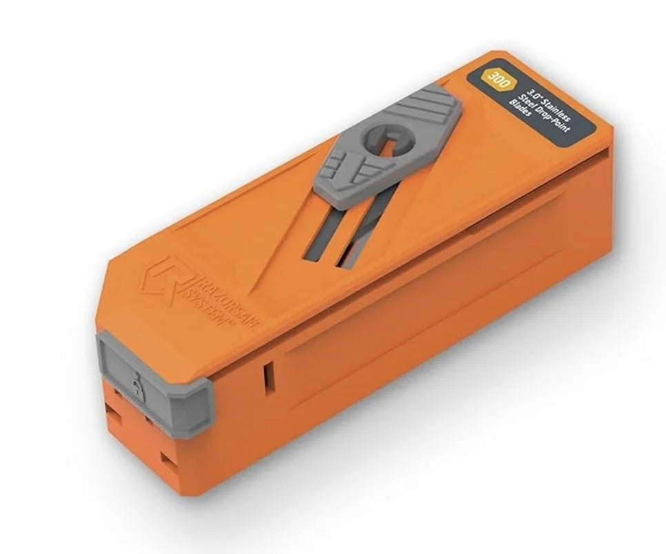 Outdoor Edge Razorsafe 3 Drop Point Blade Dispenser | Compact & Convenient 12 Pack of EDC Knife Blades | Compatible with Outdoor Edge 3 Razor Blade Knives | Perfect for Work & Everyday Carry